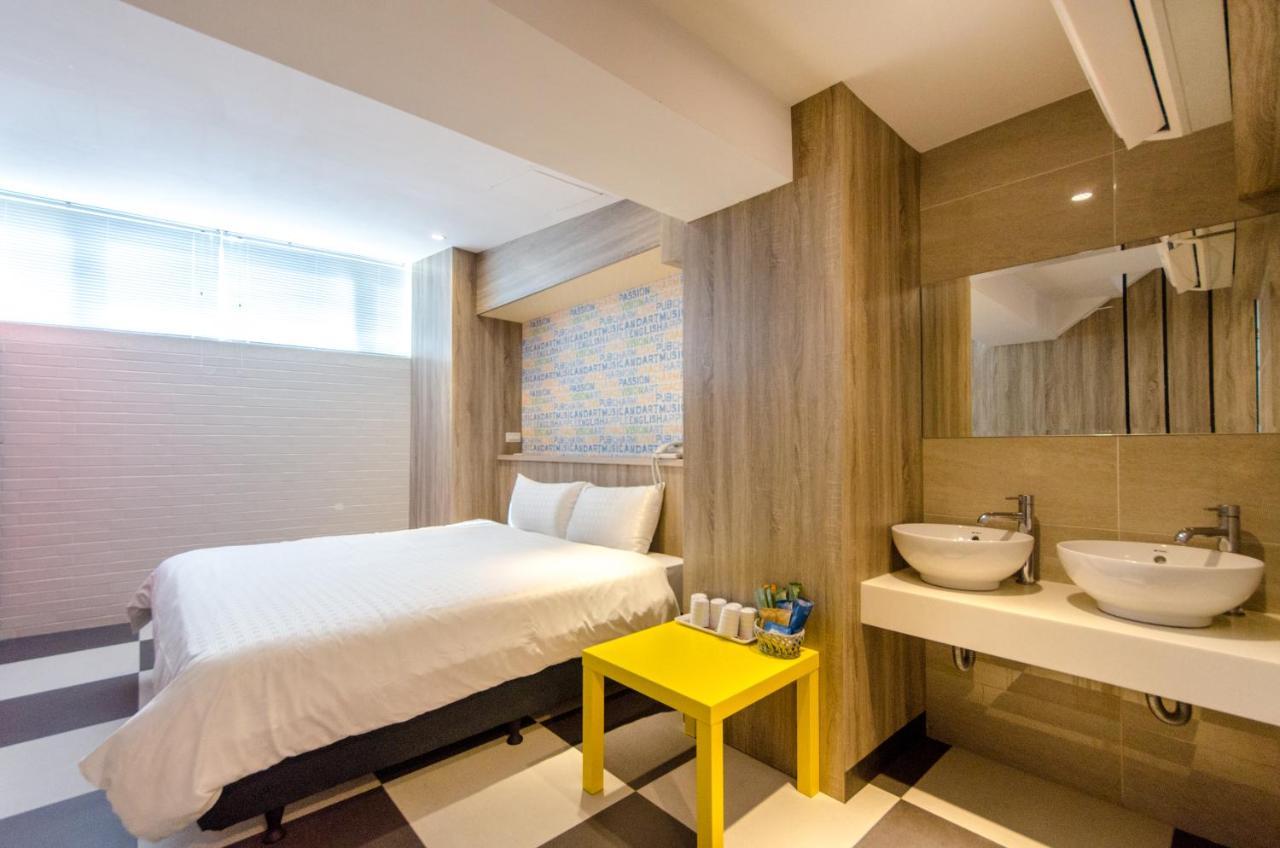 P&E Hotel Tainan Buitenkant foto