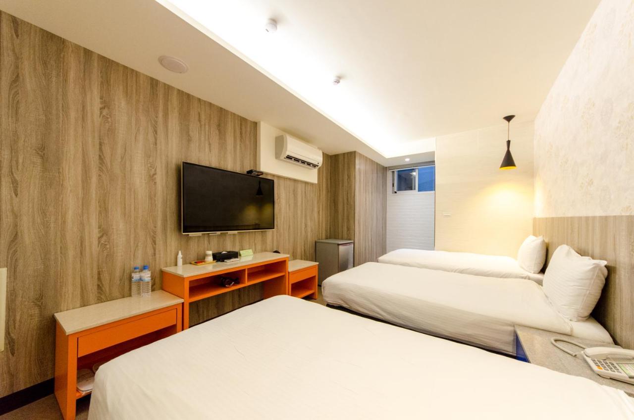 P&E Hotel Tainan Buitenkant foto