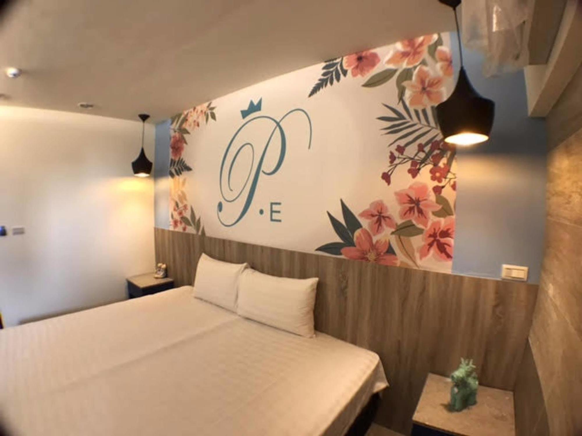 P&E Hotel Tainan Buitenkant foto