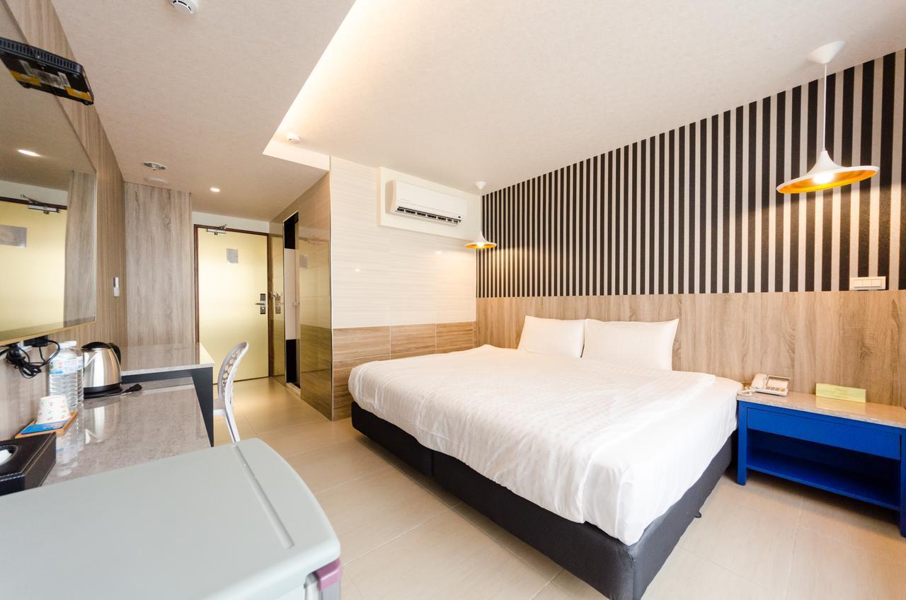 P&E Hotel Tainan Buitenkant foto