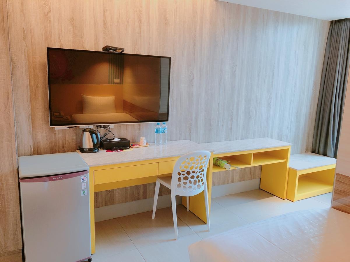 P&E Hotel Tainan Buitenkant foto