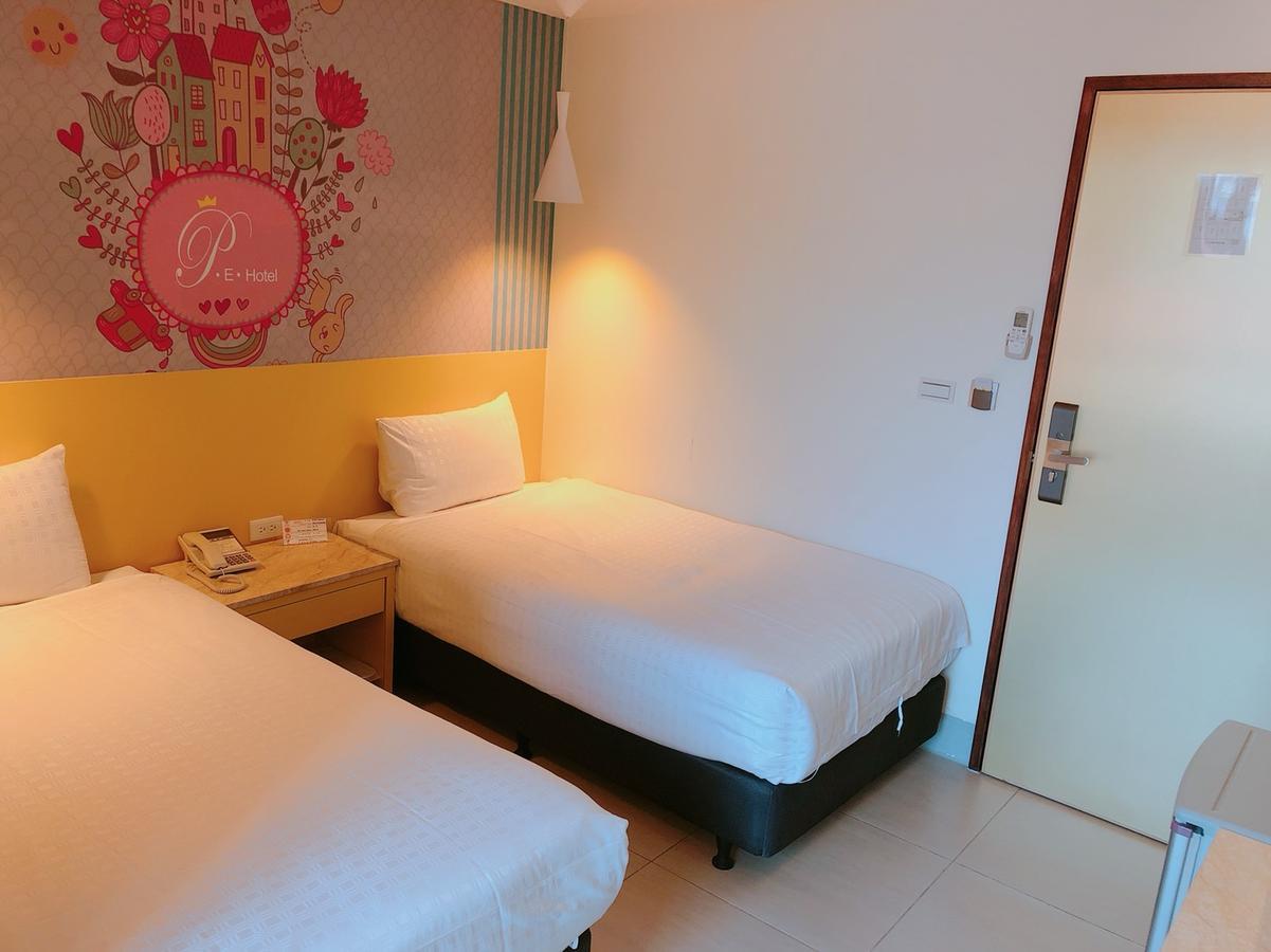 P&E Hotel Tainan Buitenkant foto