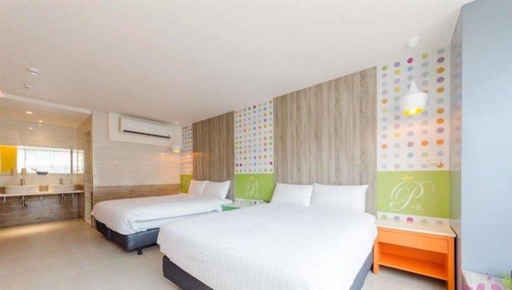 P&E Hotel Tainan Buitenkant foto