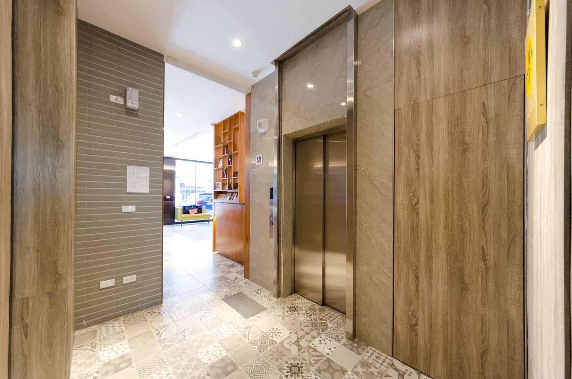 P&E Hotel Tainan Buitenkant foto