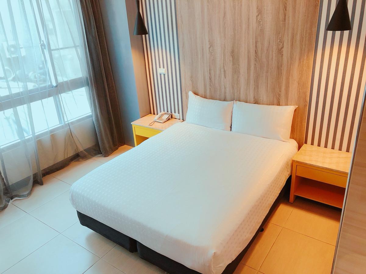 P&E Hotel Tainan Buitenkant foto