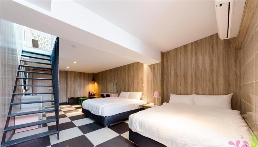 P&E Hotel Tainan Buitenkant foto