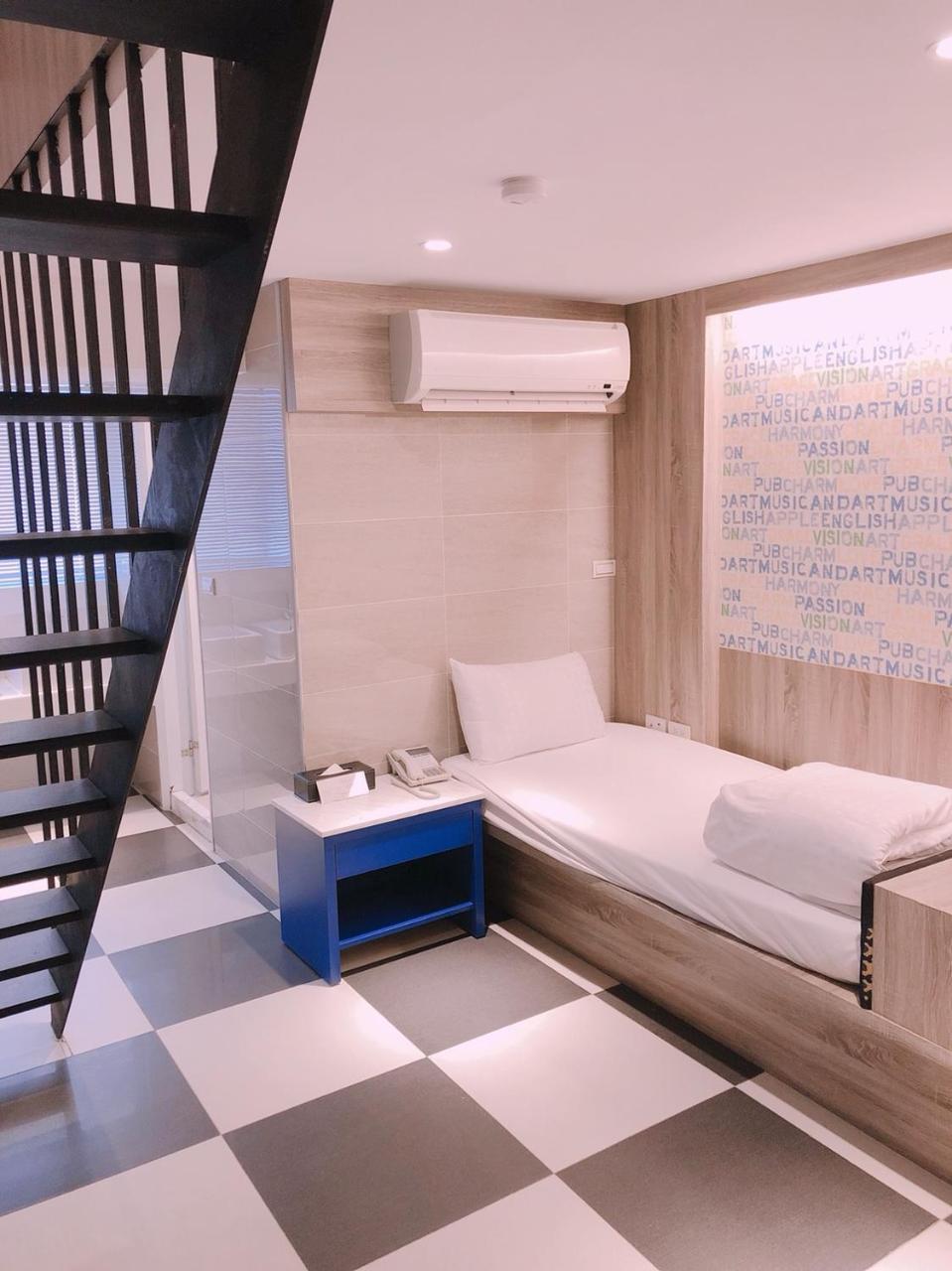 P&E Hotel Tainan Buitenkant foto